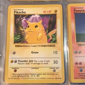 Pikachu 1999 Pokémon card